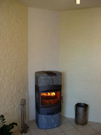 stufa a legna in pietra ollare